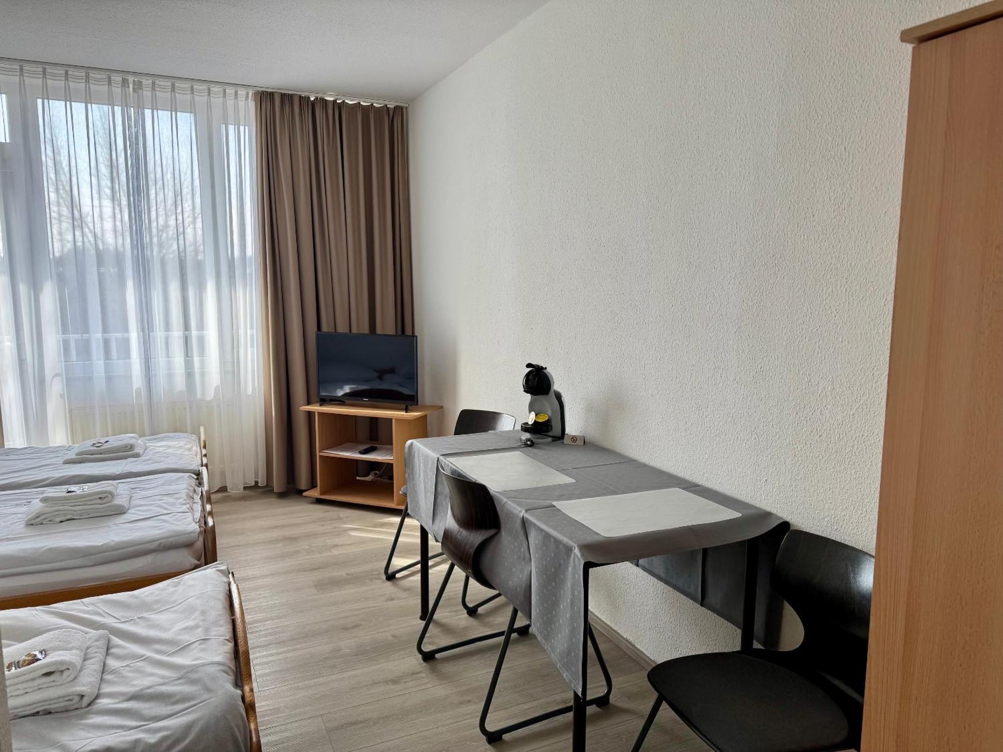 Gaestehaus Hassloch/Pfalz Bagian luar foto