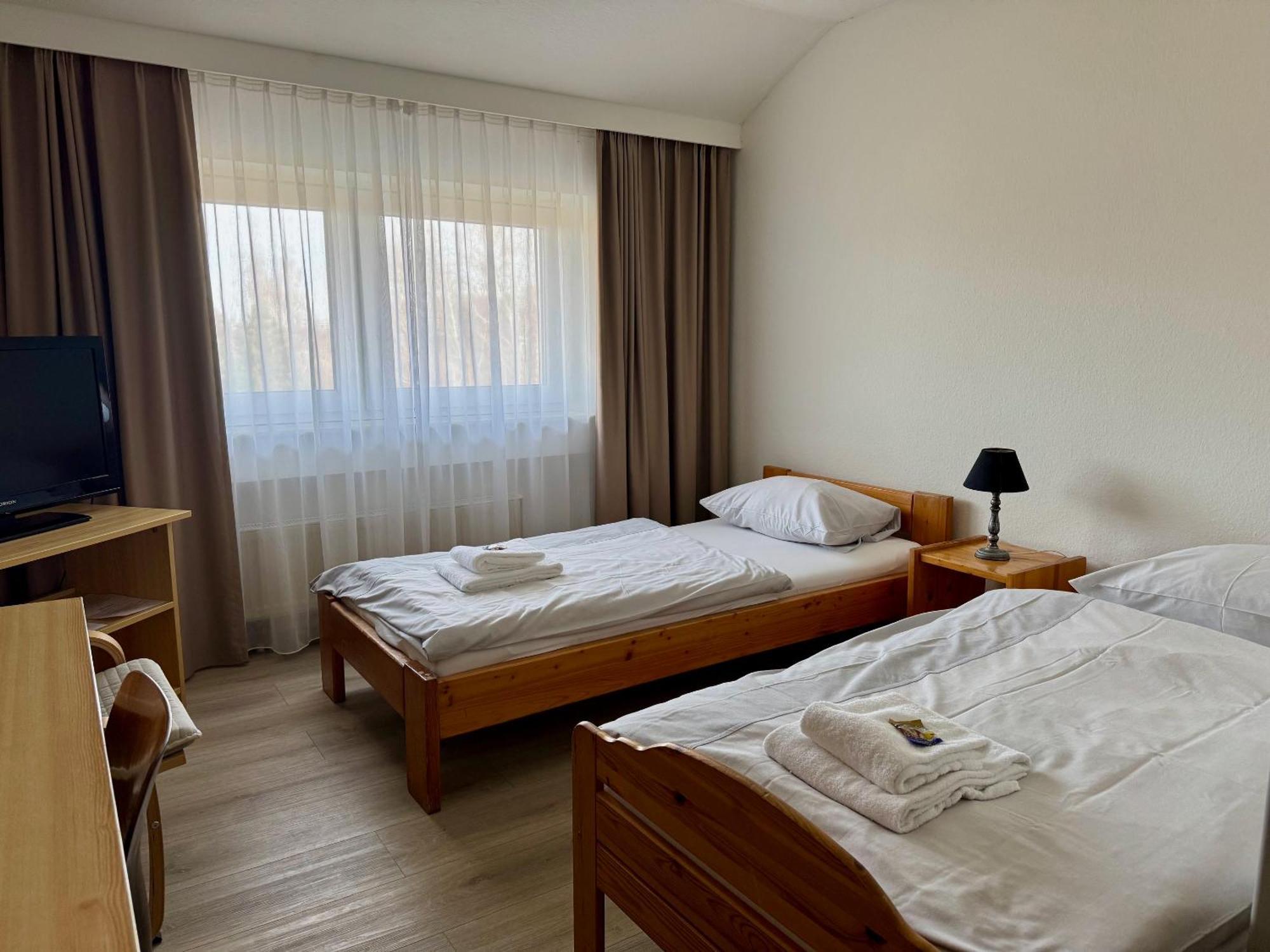 Gaestehaus Hassloch/Pfalz Bagian luar foto